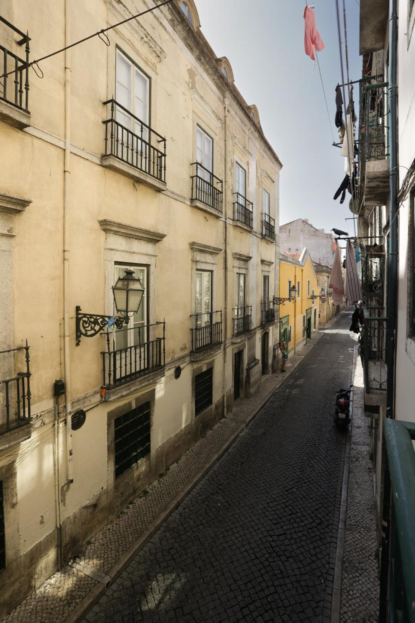 Lovely Apt In Bairro Alto Лиссабон Экстерьер фото